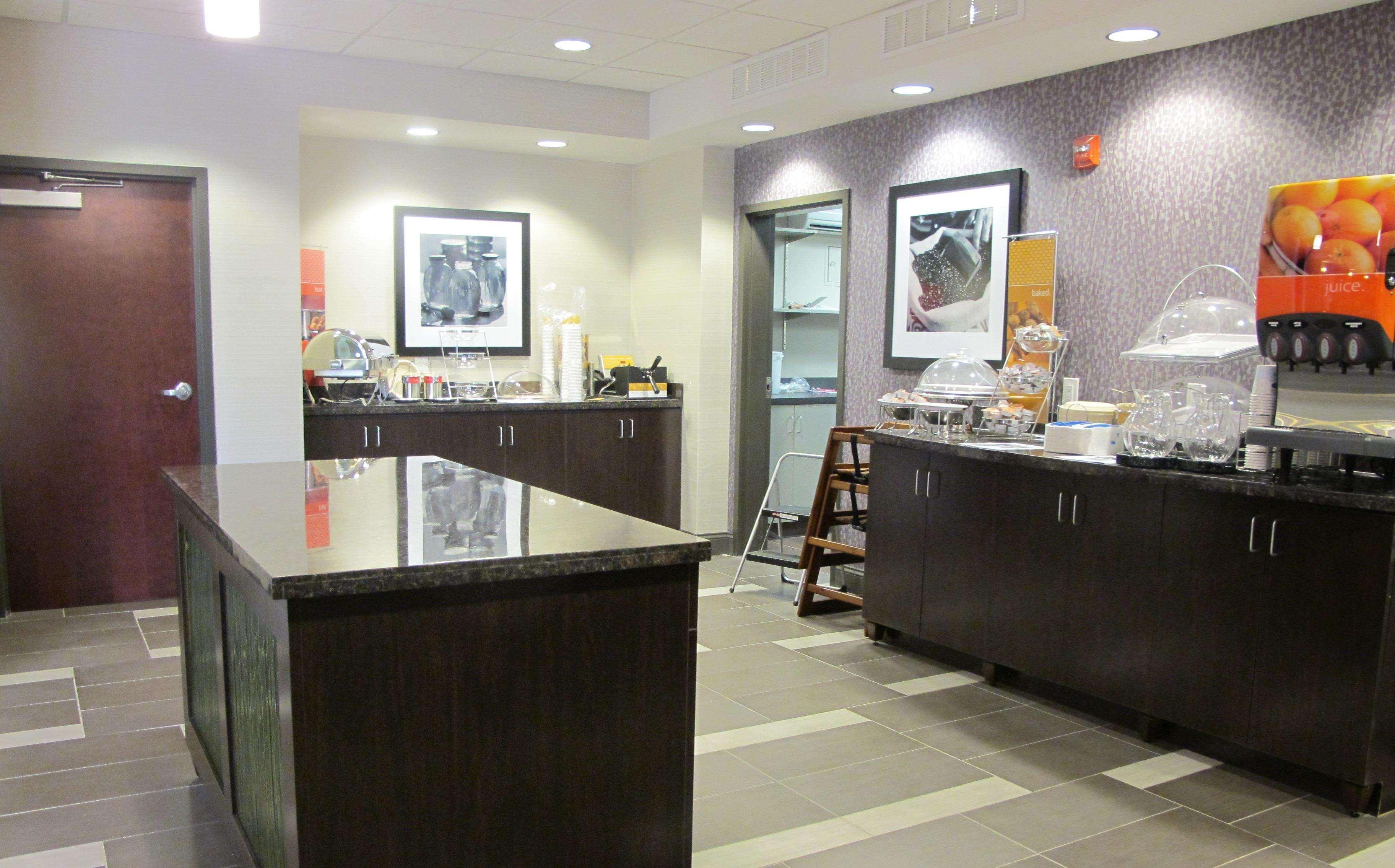 แฮมป์ตัน อินน์ ลีส์วิลล์/ฟอร์ตโพล์ค Leesville ร้านอาหาร รูปภาพ